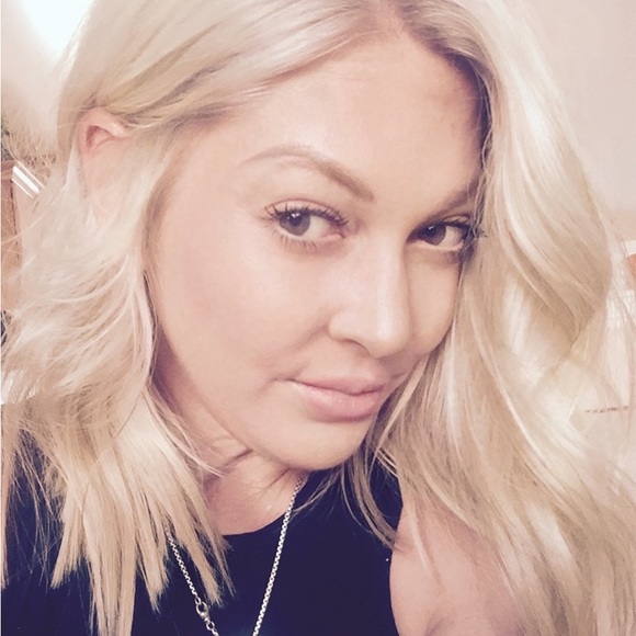 Meet your Posher, Mina - Picture 3 of 6